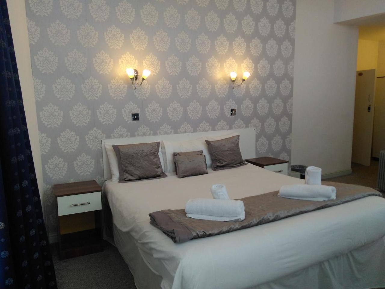 The Crown Hotel Stoke-on-Trent Esterno foto